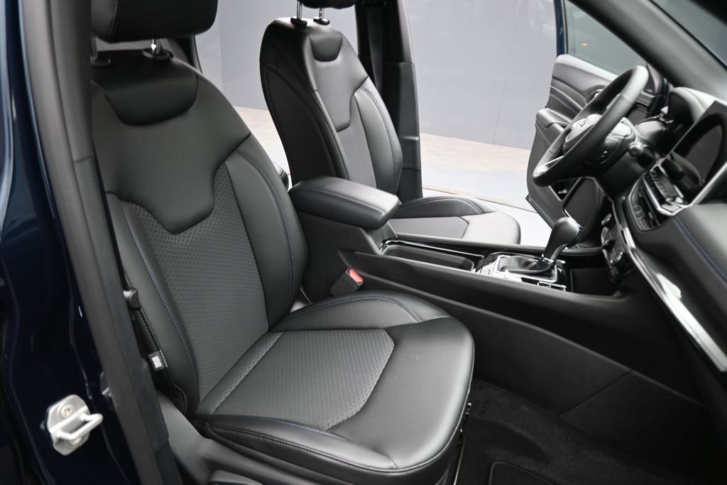 New 2026 Fathom Blue Pearl Coat Jeep Latitude image 27