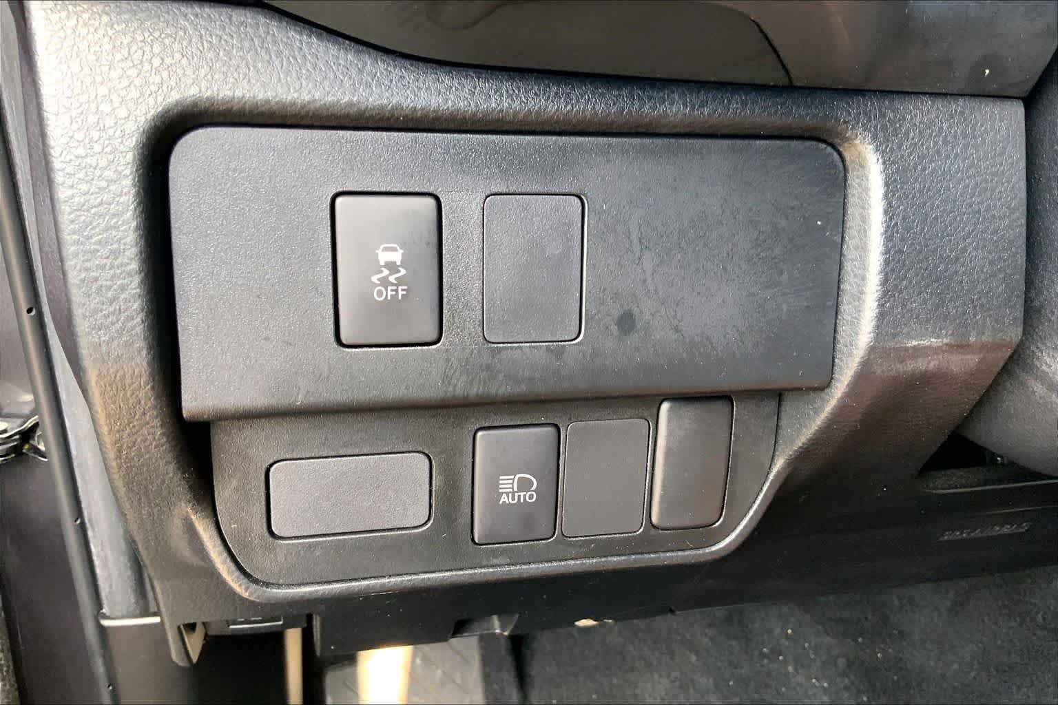 Used 2022 Magnetic Gray Metallic Toyota SR5 image 33