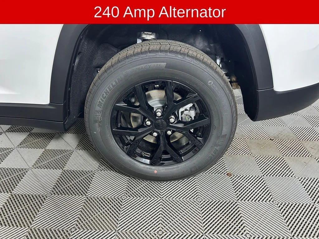 New 2026 Bright White Clear-Coat Exterior Paint Jeep Altitude image 20