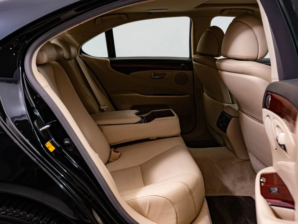 Used 2011 Obsidian Lexus 460 image 44