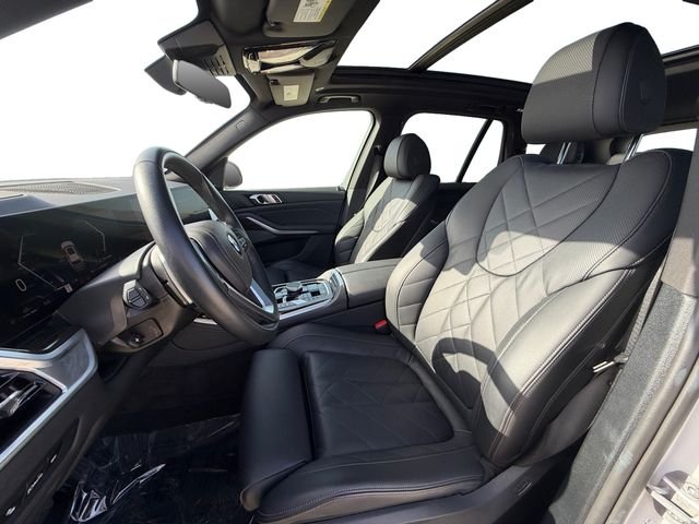 Used 2026 White BMW sDrive40i image 10