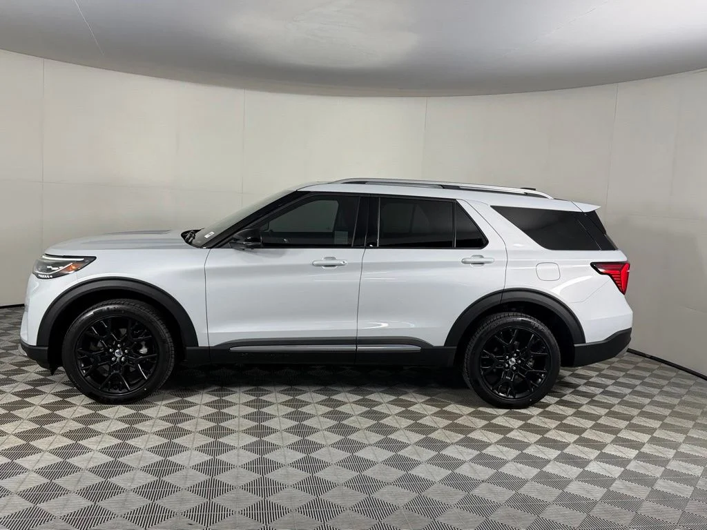 Used 2025 White Ford Platinum image 8