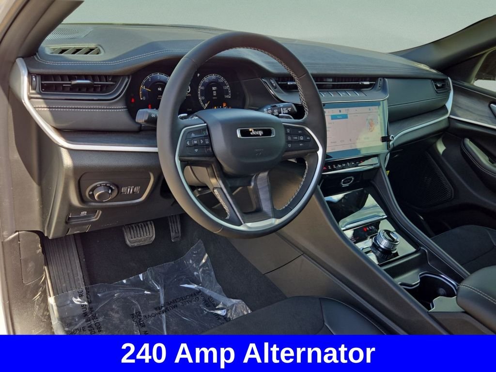 New 2026 Bright White Clear-Coat Exterior Paint Jeep Altitude image 19
