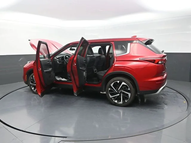 Used 2024  Mitsubishi SE image 43