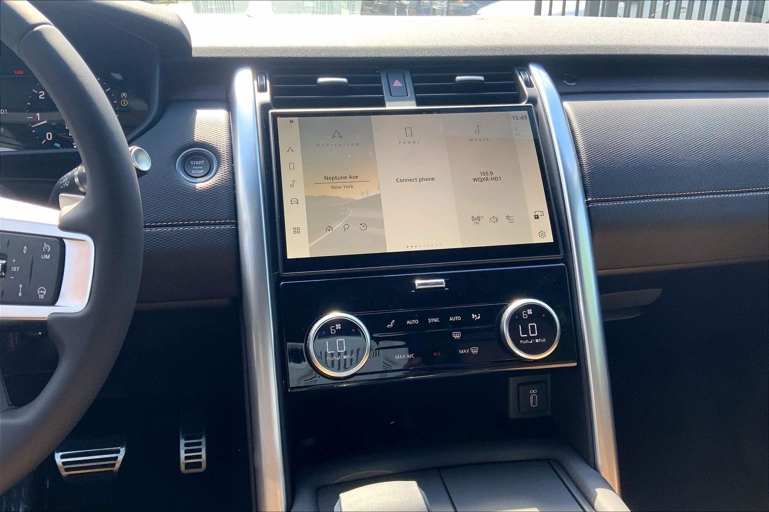 New 2026 Charente Grey Land Rover Dynamic SE image 6