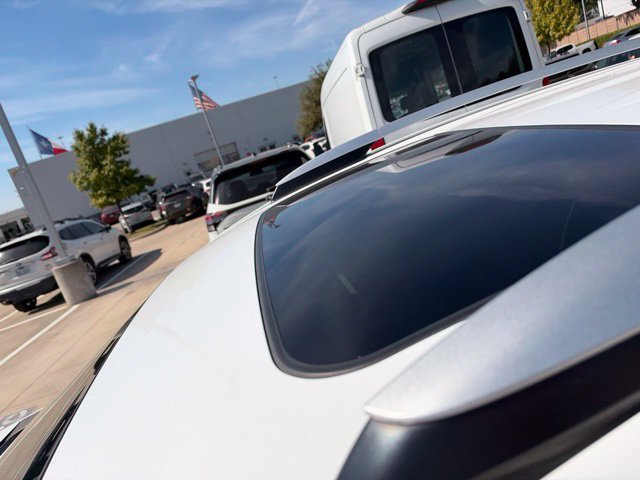 Used 2015 Super White Toyota XLE image 7