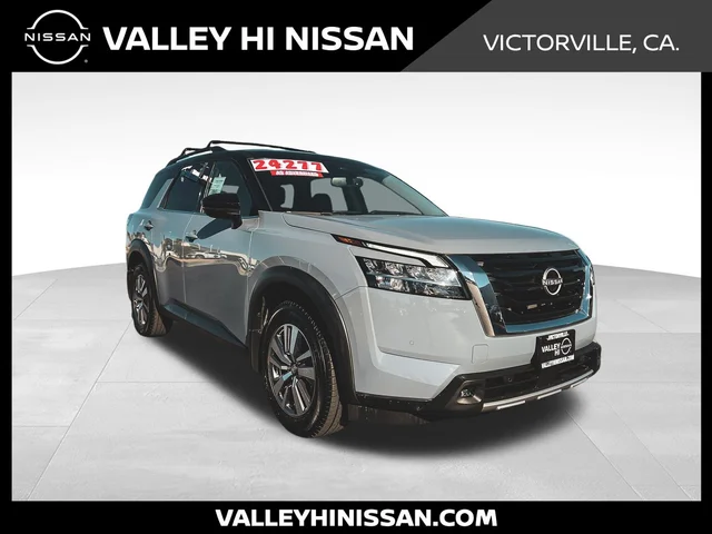 2022 Nissan Pathfinder SL