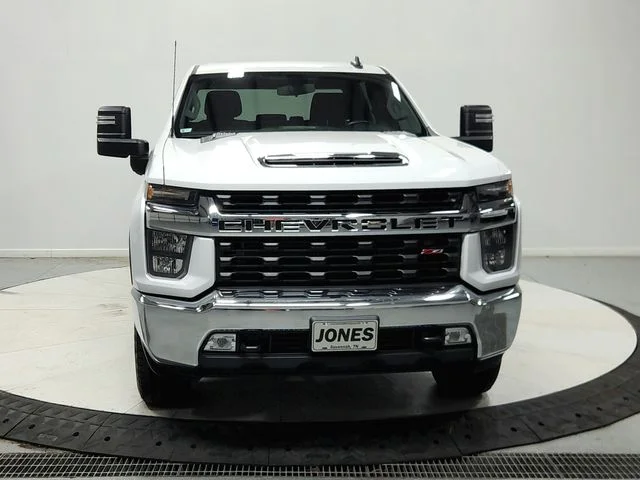 Used 2023 White Chevrolet LT image 3