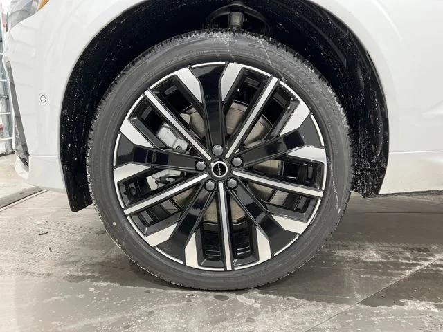 New 2026 Crystal White Volvo Ultra image 23