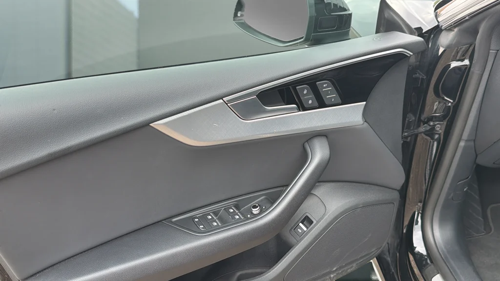 Used 2025 White Audi  image 22