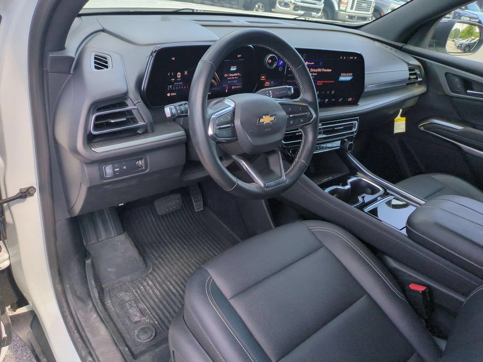 Used 2024 Summit White Chevrolet FWD LT image 19