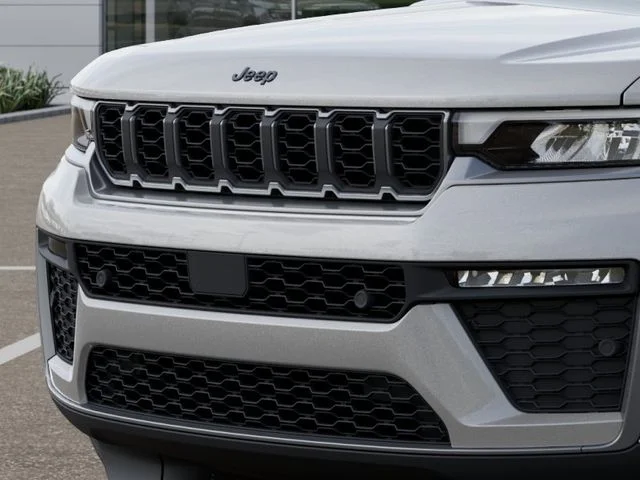 New 2026 Silver Zynith Exterior Paint Jeep  image 11