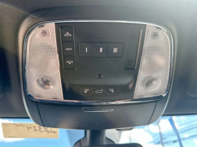 Used 2020 Blue Jeep Limited image 41