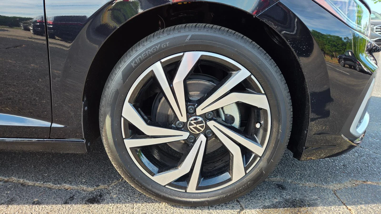 New 2026 Deep Black Pearl Volkswagen SEL image 13