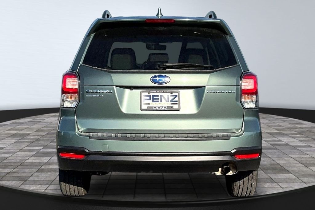 Used 2018 Green Subaru 2.5i Premium image 5