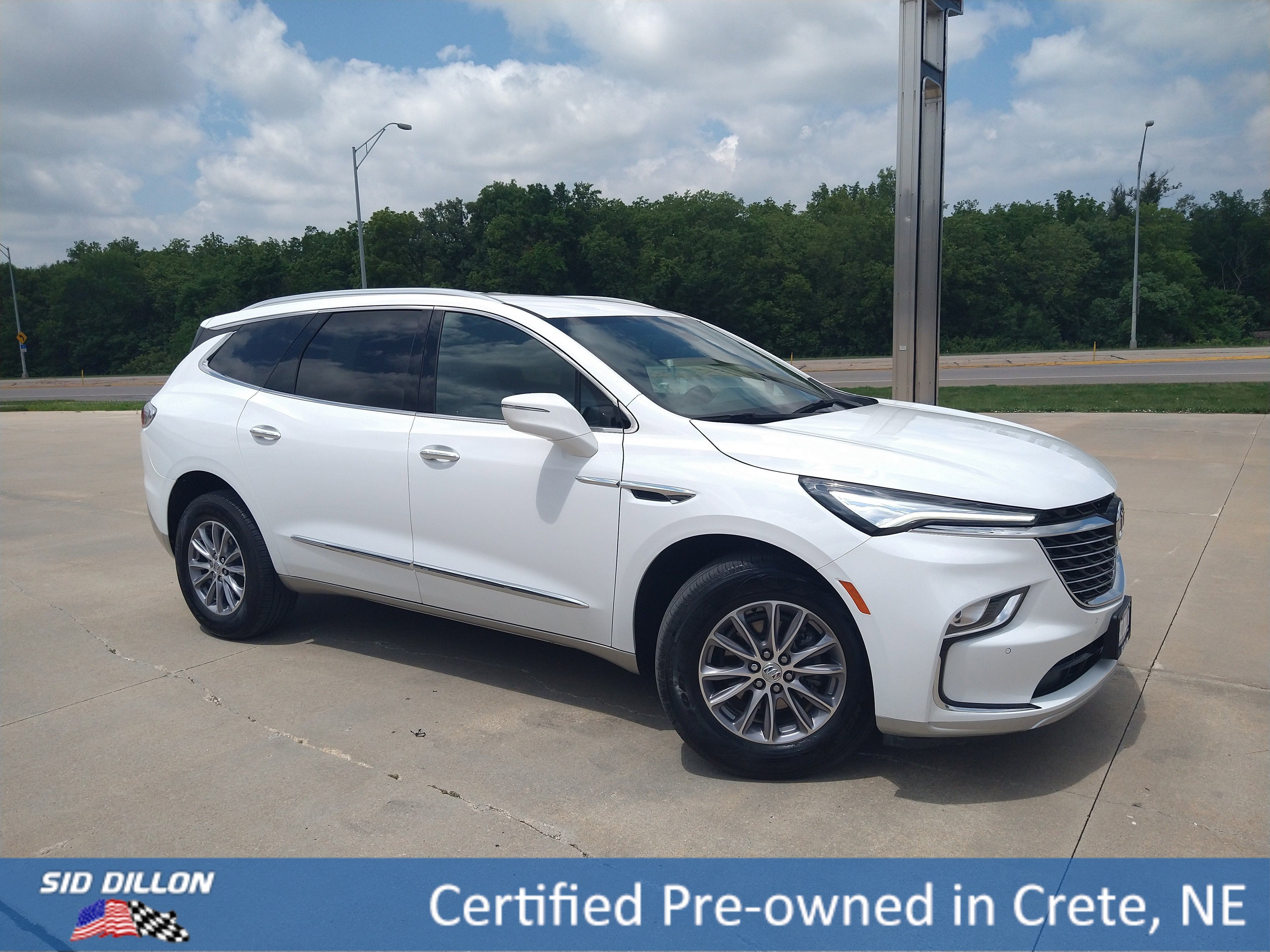 Used 2024 Summit White Buick Essence image 14