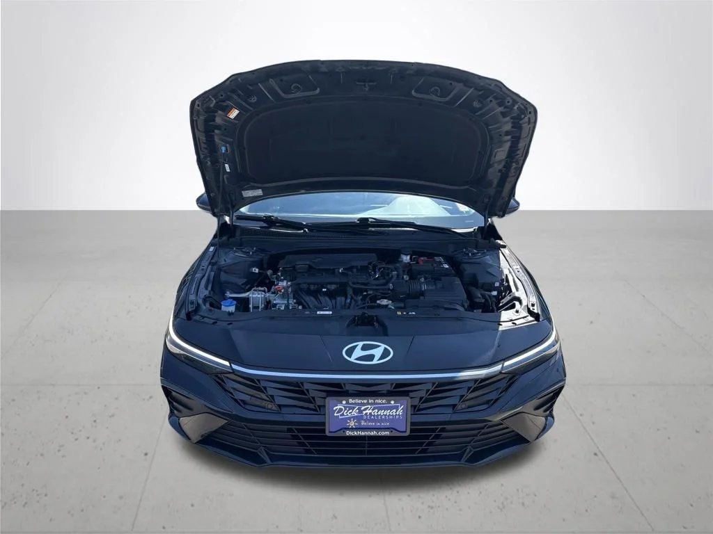 Used 2024 Black Hyundai SEL image 3