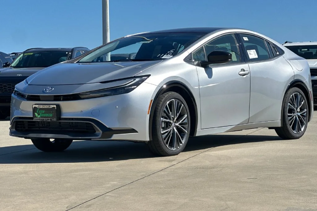 New 2027 Cutting Edge Toyota  XLE image 8