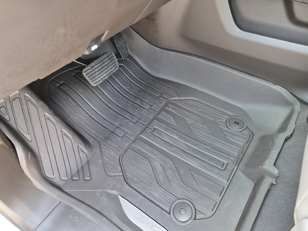 2026 GMC Sierra 1500 SLT - Photo 18
