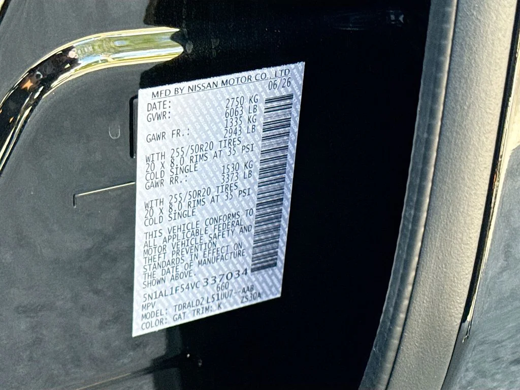 Used 2027 Black INFINITI LUXE image 36