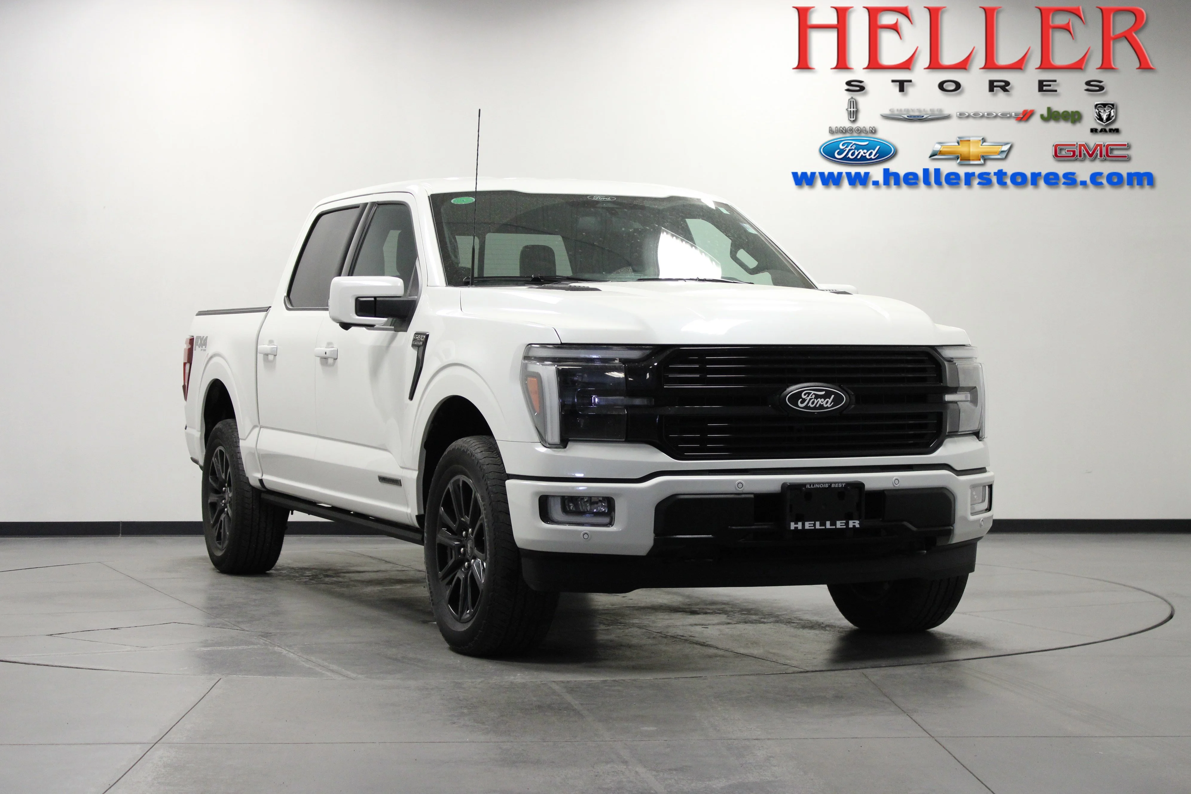 Used 2025 Star White Metallic Tri-Coat Ford Platinum image 1