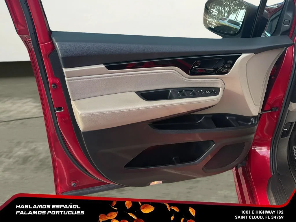 Used 2023 Red Honda Touring image 13