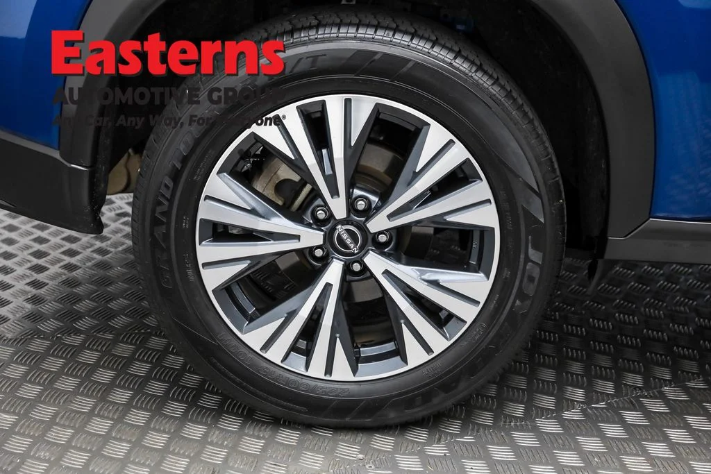 Used 2023 Blue Nissan SV image 29