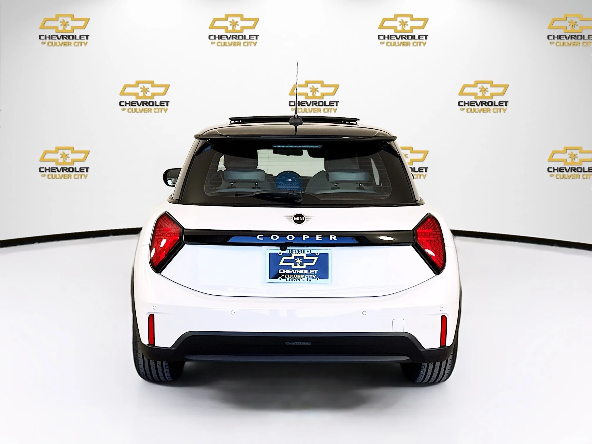 Used 2026  MINI Cooper Oxford Edition image 7