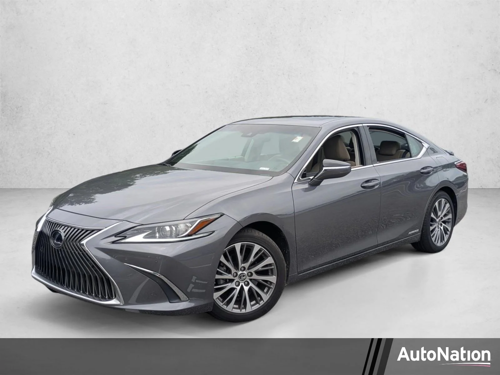2021 Lexus ES 300h 300h's photo