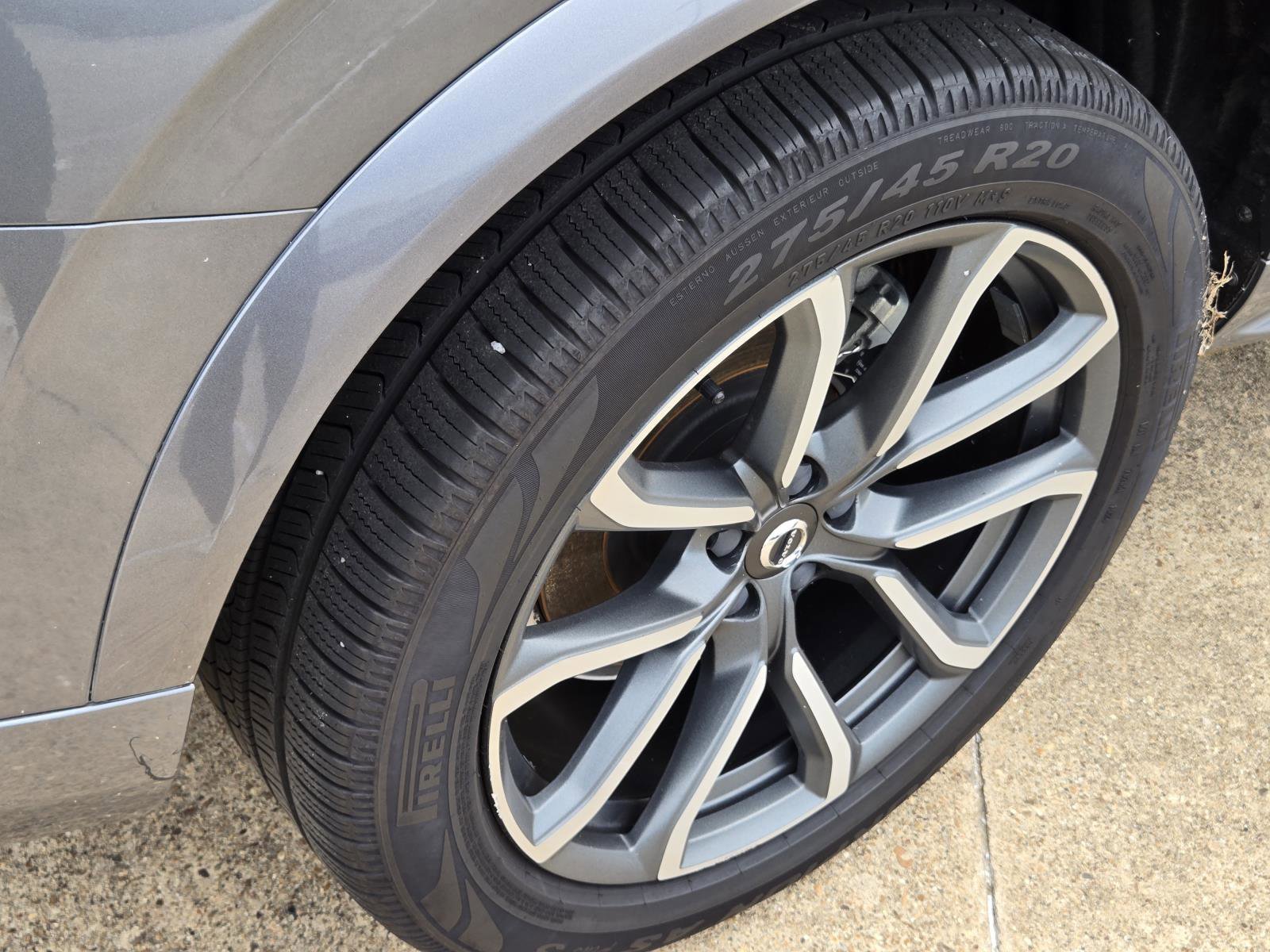 Used 2019 Gray Metallic Volvo Momentum image 12