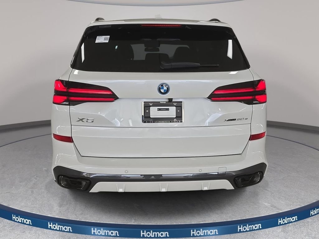 New 2026 Mineral White Metallic BMW xDrive50e image 5