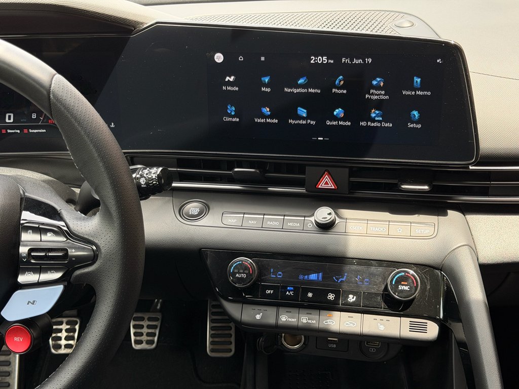 Used 2023 Onyx Black Hyundai Base image 15