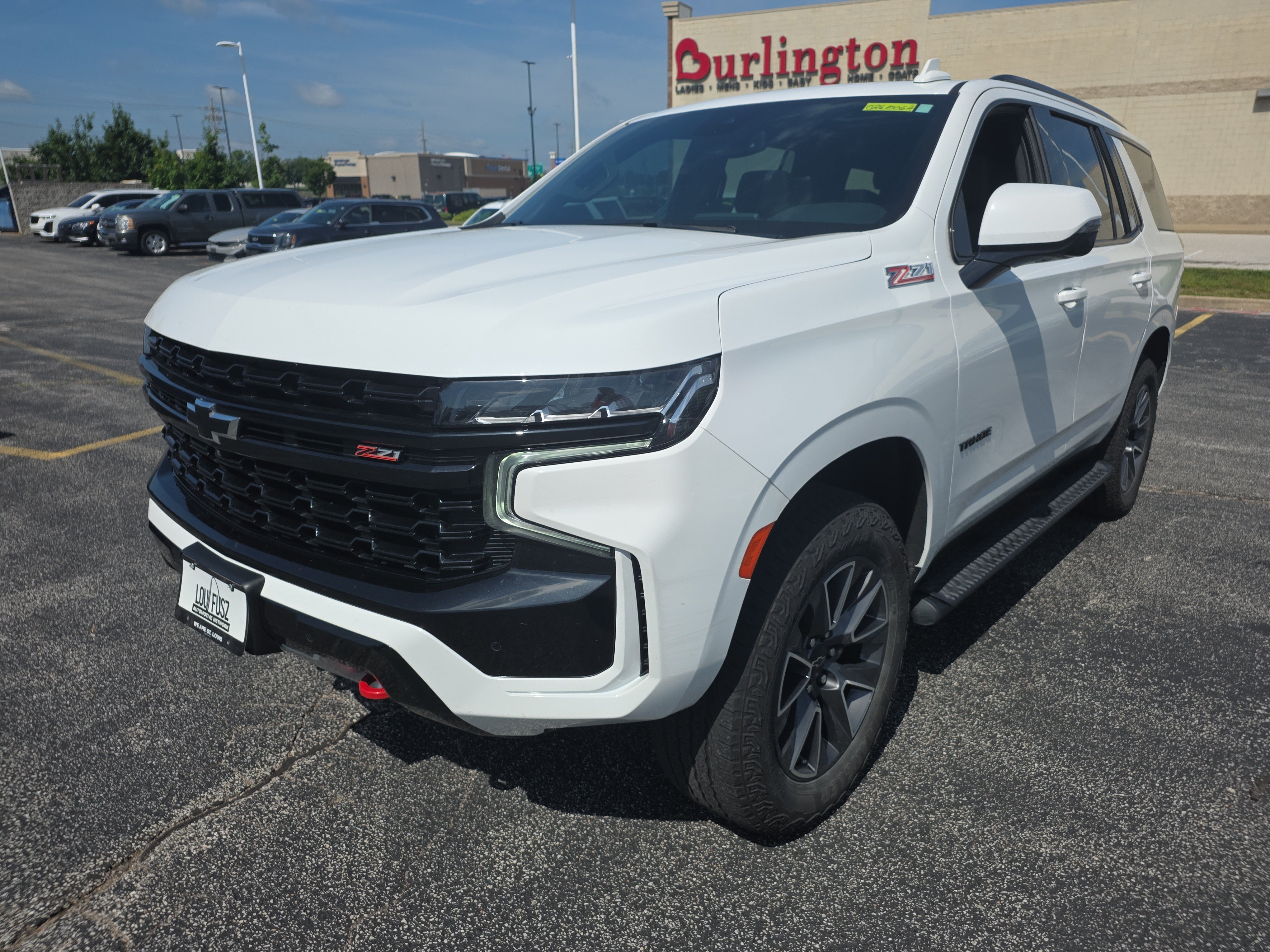 Used 2024 Summit White Chevrolet Z71 image 8