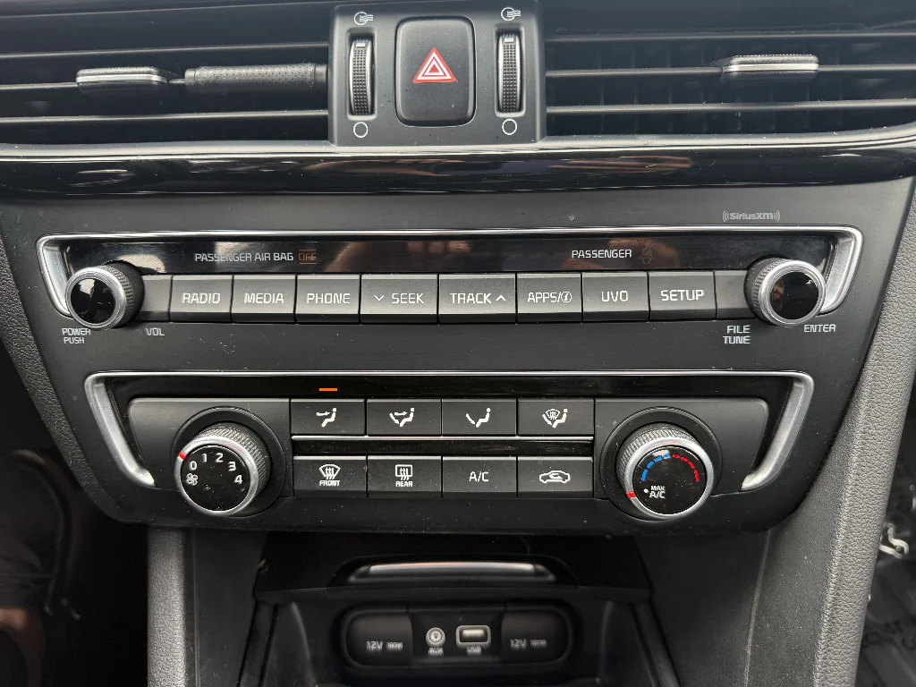 Used 2018 Snow White Pearl Kia LX image 20