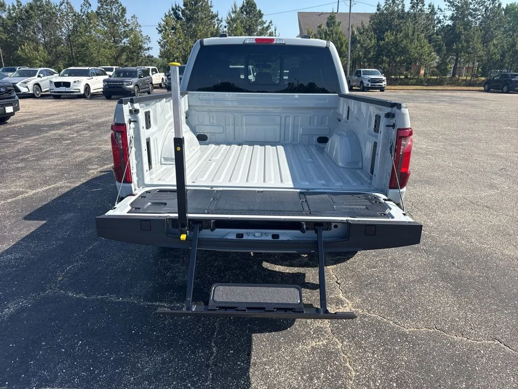 New 2026 Avalanche Ford XLT image 15