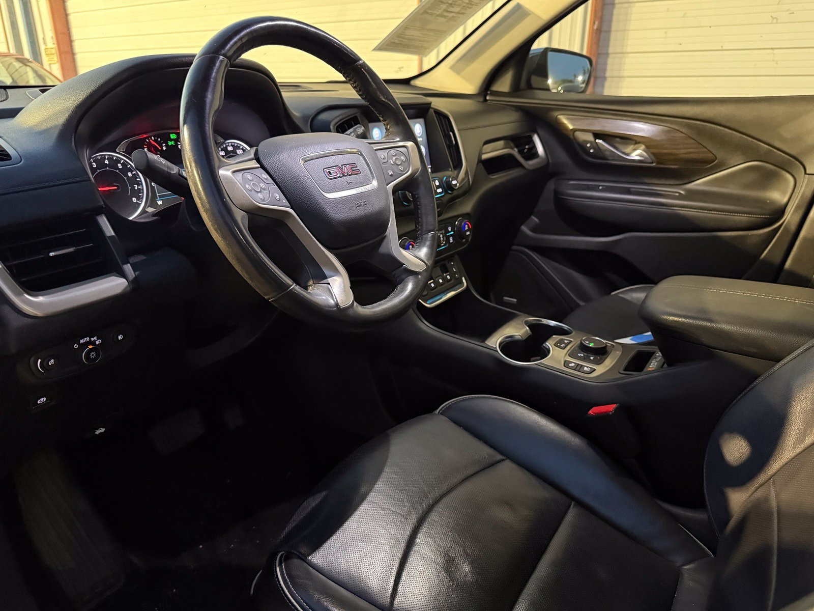 Used 2018 Gray GMC Denali image 10