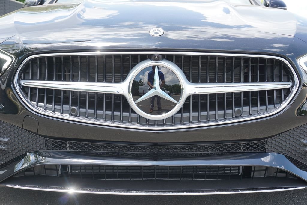 2025 Mercedes-Benz C-Class Sedan C 300 - Photo 9