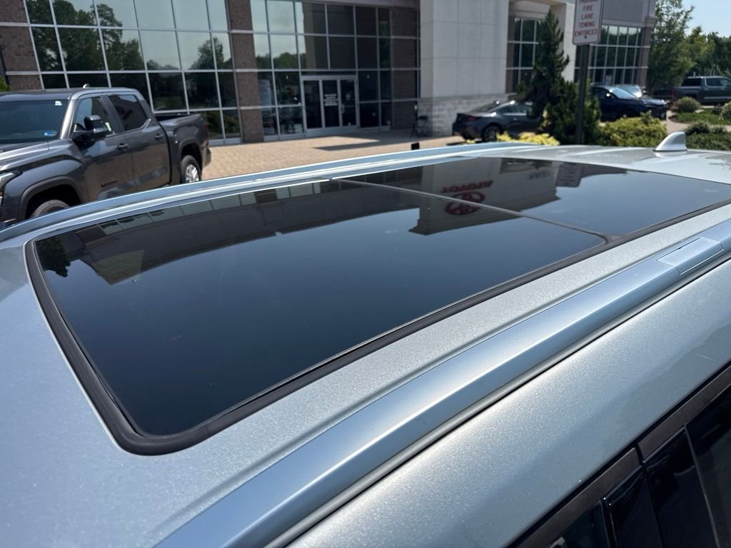 Used 2023 Silver Toyota Platinum image 11