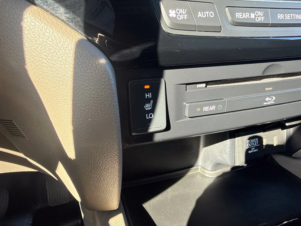 Used 2017  Honda Touring image 19