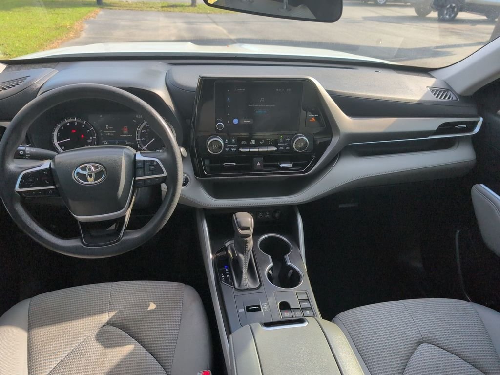 Used 2023 Beige Toyota L image 10