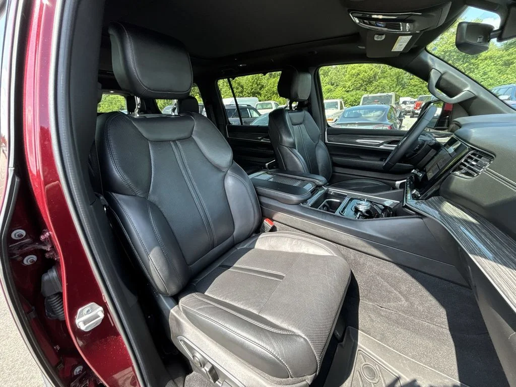 Used 2022 Red Jeep Series II image 28