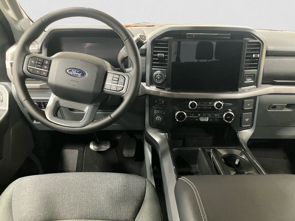 2025 Ford F-150 XLT - Photo 10