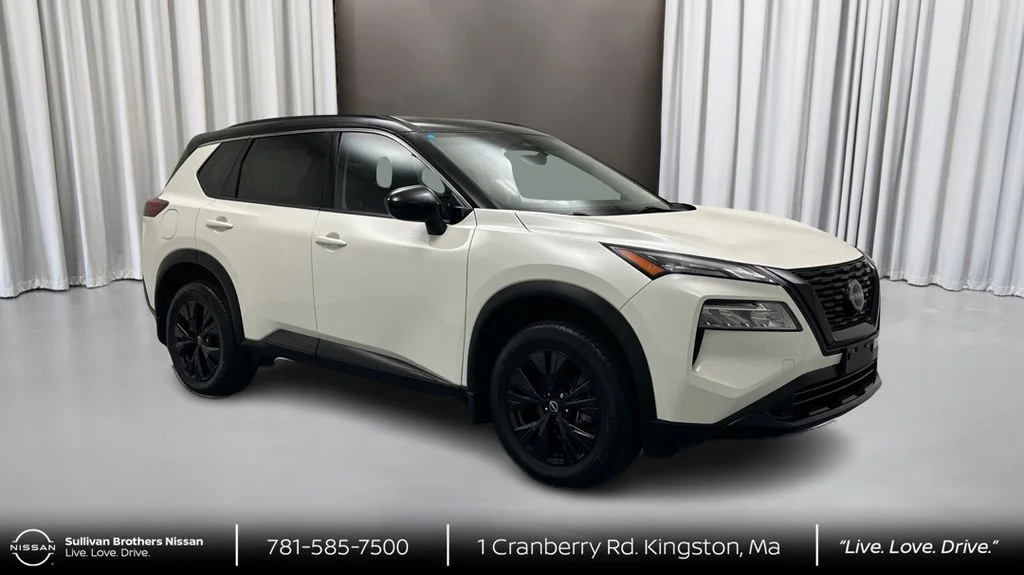 Used 2023 White Nissan SV image 3