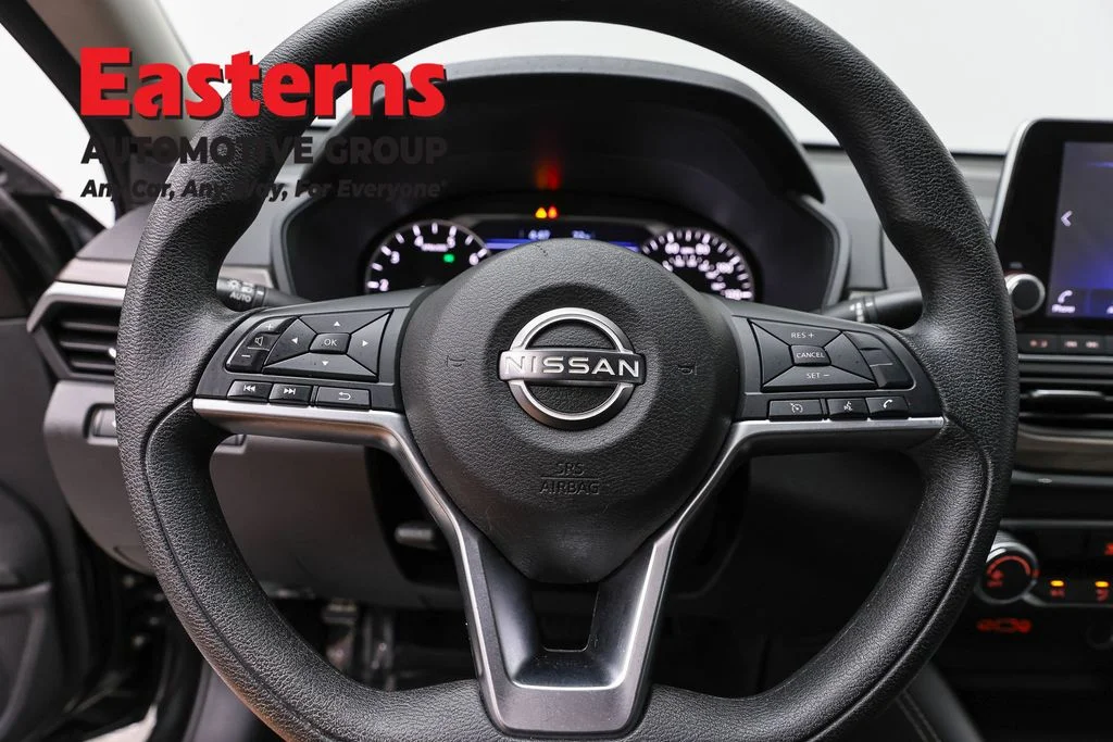 Used 2023 Black Nissan 2.5 SV image 10
