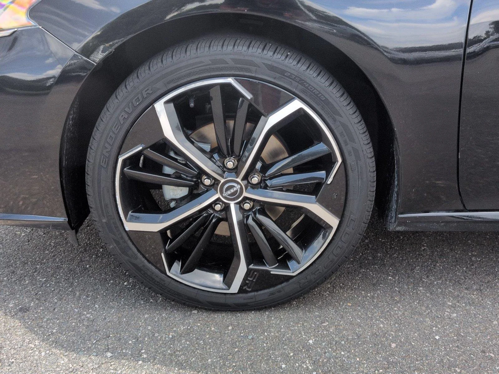 Used 2024 Super Black Nissan 2.5 SR image 10