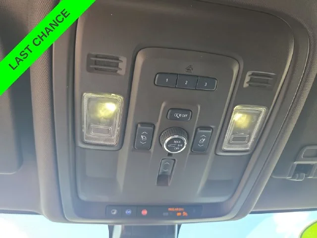 Used 2021 White GMC Denali image 42