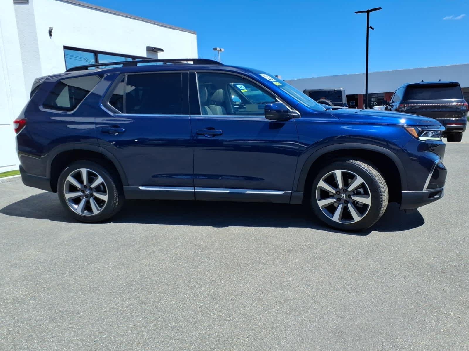 2023 Honda Pilot Touring - Photo 4