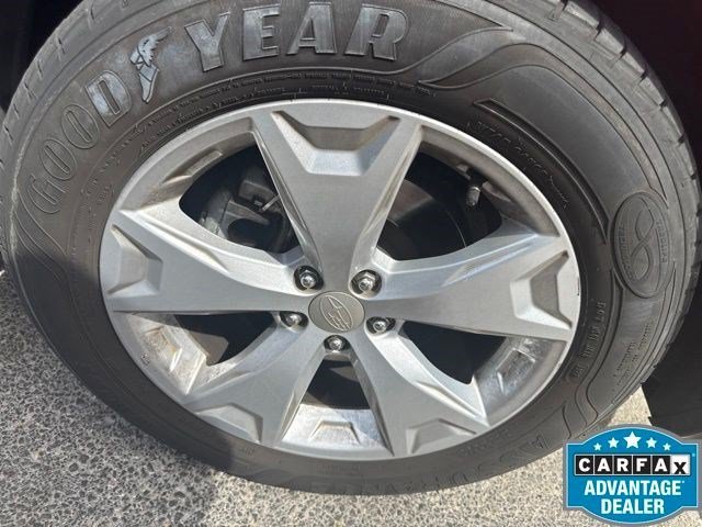 Used 2016 Venetian Red Pearl Subaru 2.5i Premium image 3