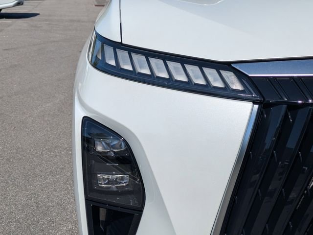New 2026 RADIANT WHITE INFINITI Luxe 2WD image 9