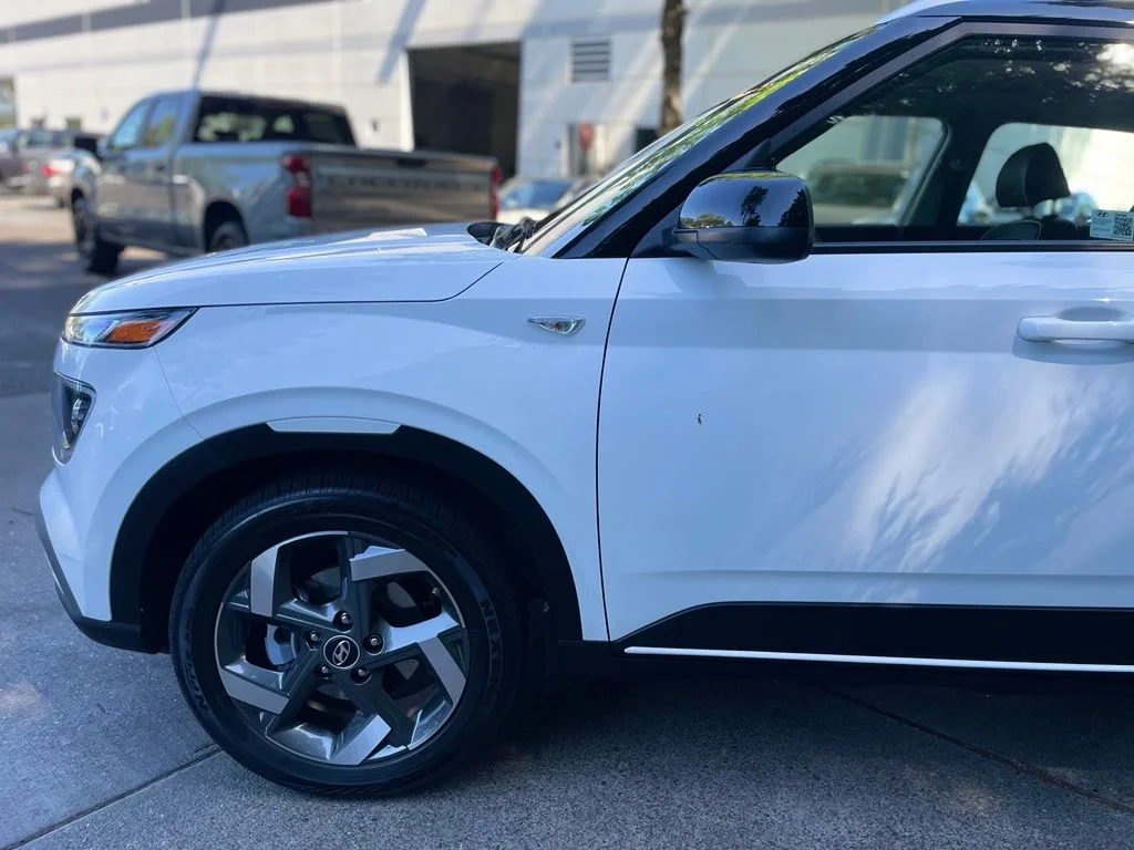 Used 2024 Lunar White Hyundai Limited image 7